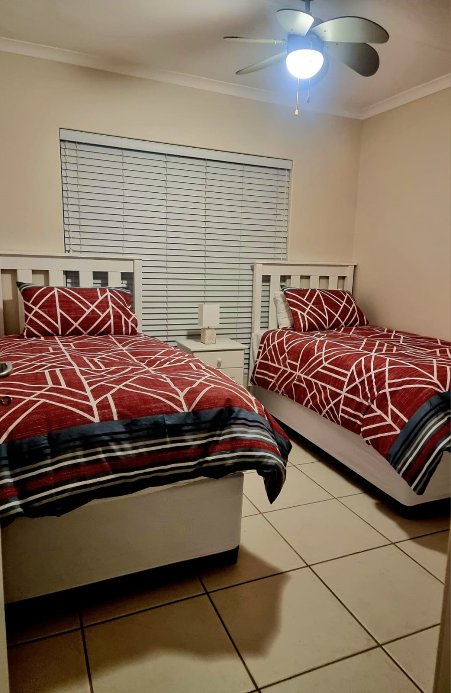 To Let 3 Bedroom Property for Rent in Wavecrest Eastern Cape